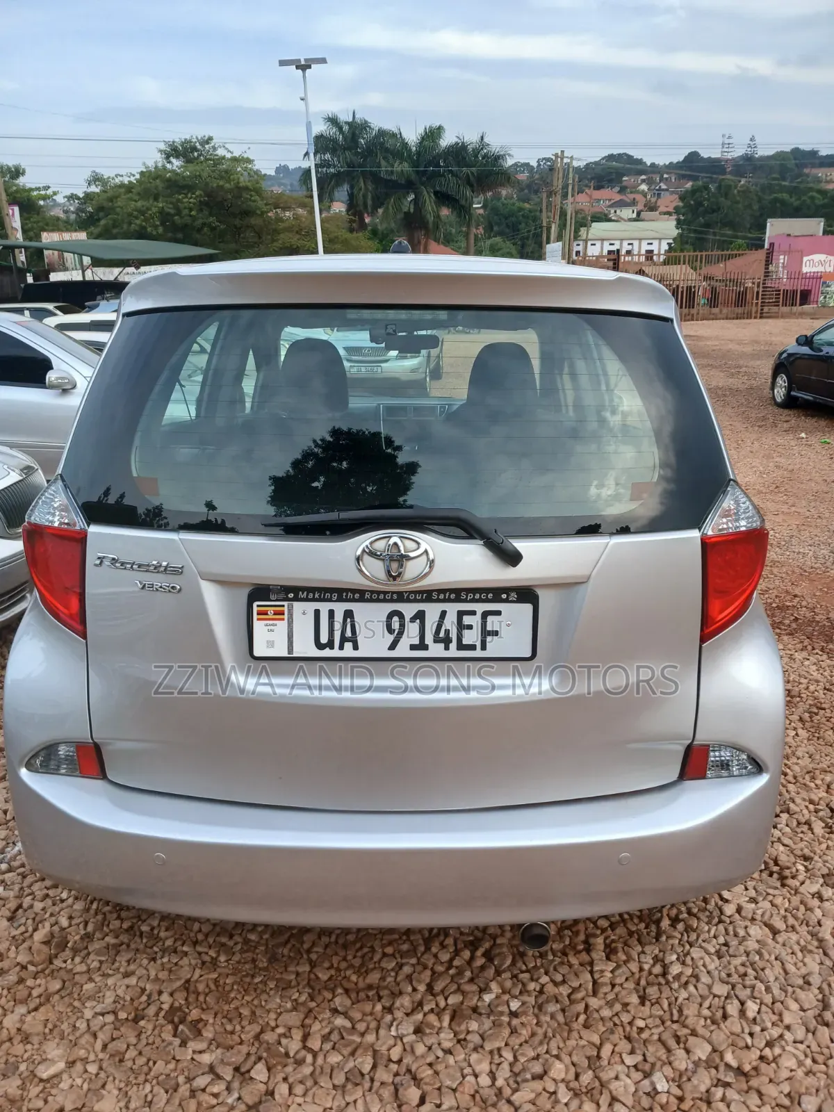 Toyota Ractis 2016 Silver