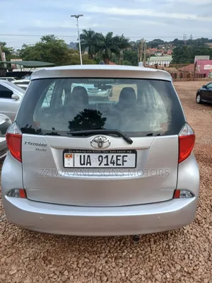 Toyota Ractis 2016 Silver