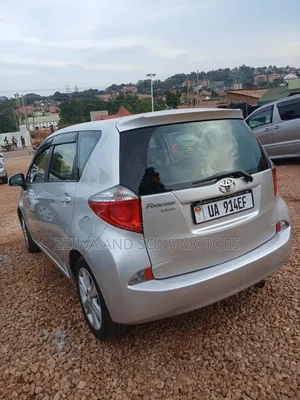 Toyota Ractis 2016 Silver