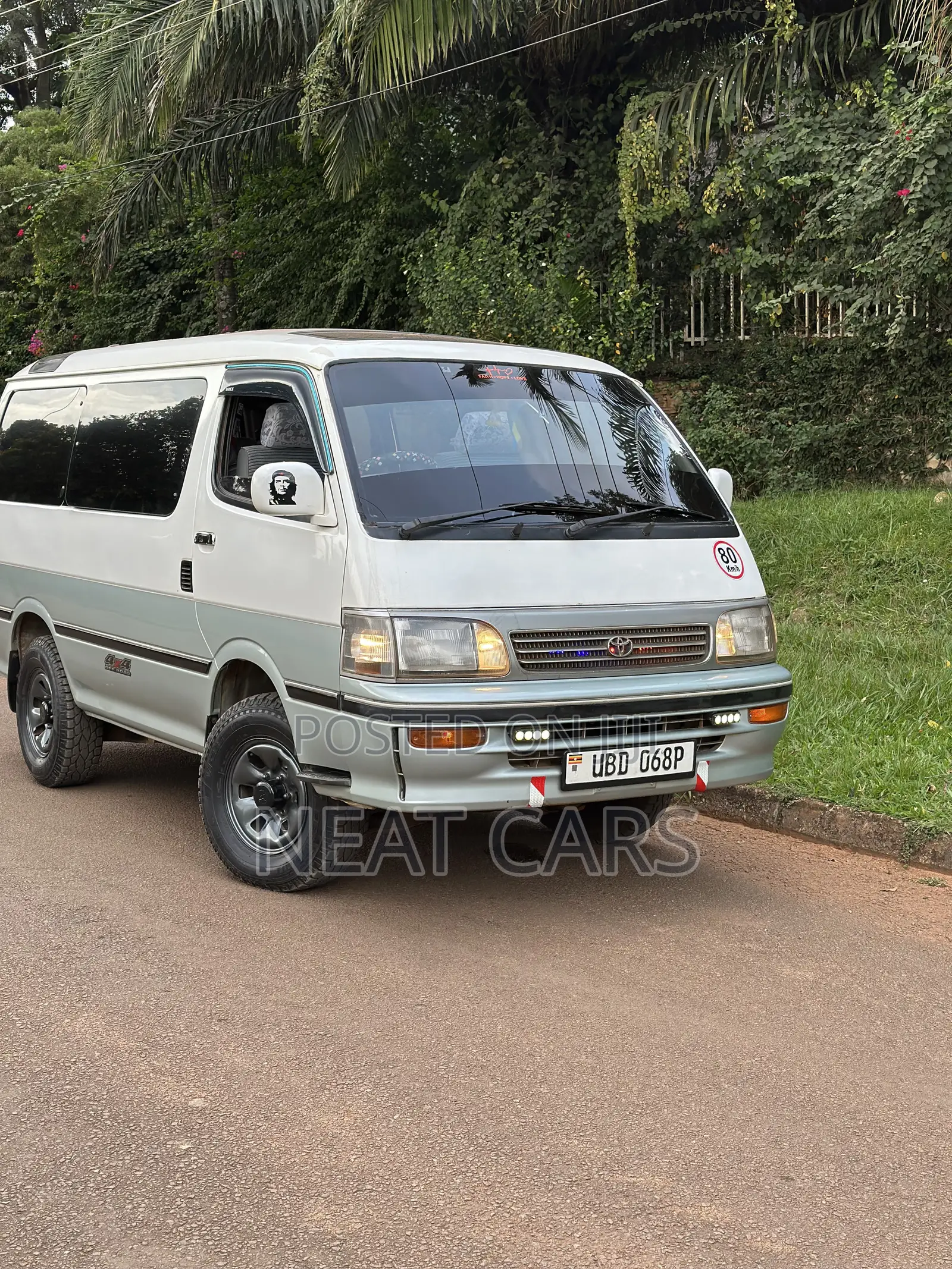 Toyota HiAce 2002 Grey