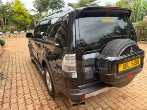 Mitsubishi Pajero 2009 Black