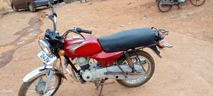 Bajaj Boxer 100 2025 Red