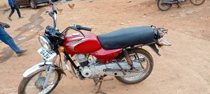 Bajaj Boxer 100 2025 Red