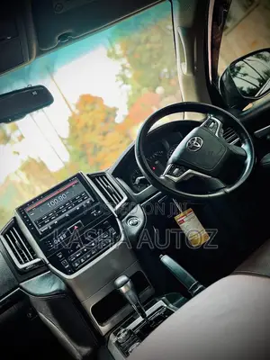Toyota Land Cruiser 2016 Black
