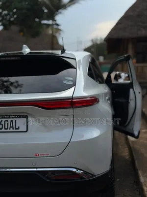 Toyota Harrier 2021 White