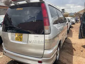 Toyota Noah 2001 Silver
