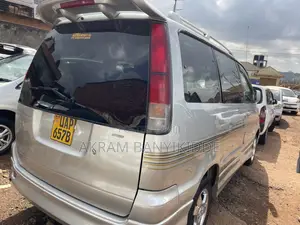 Toyota Noah 2001 Silver
