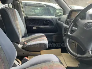 Toyota Noah 2001 Silver
