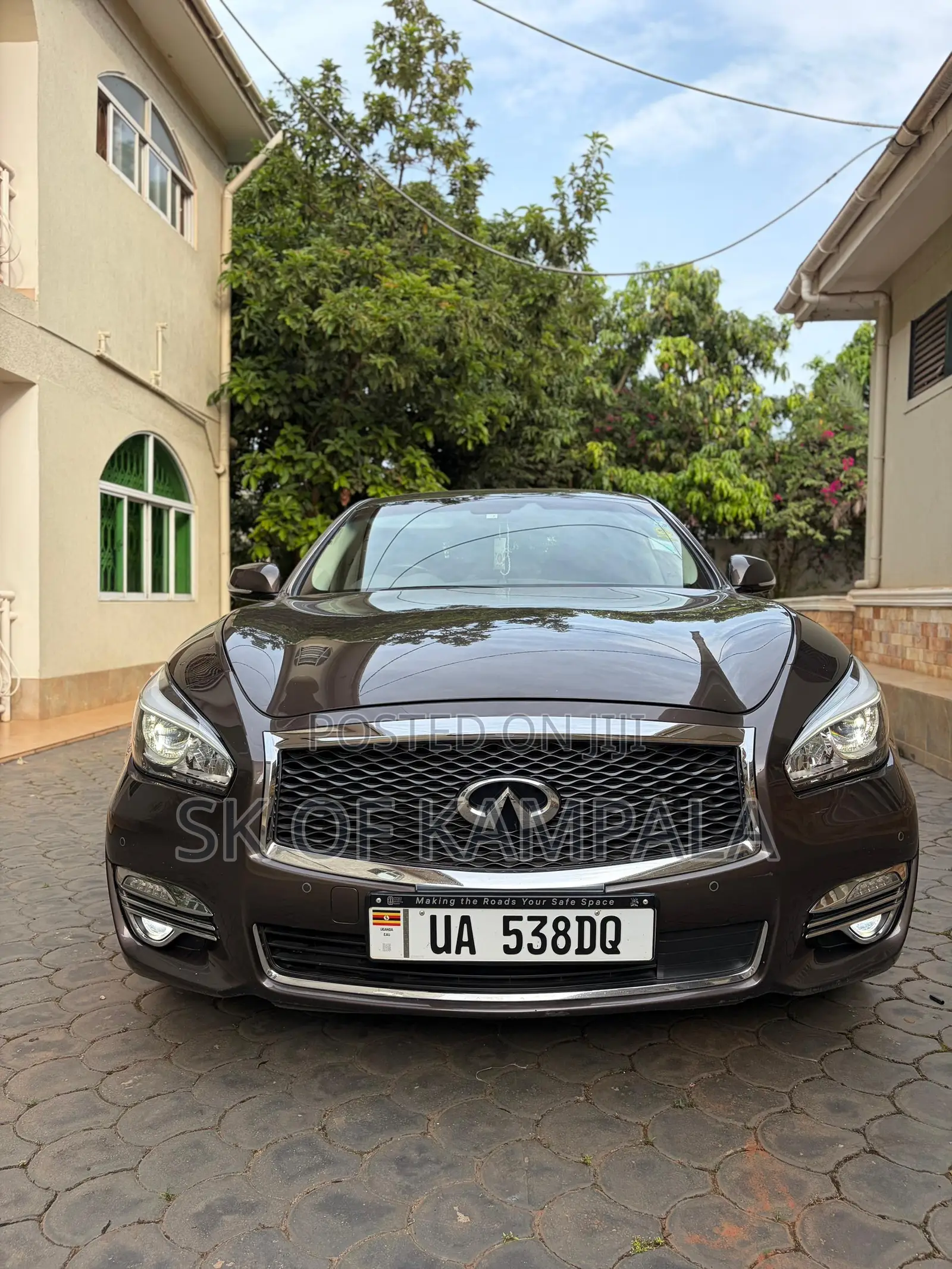 Nissan Fuga 2019 Brown