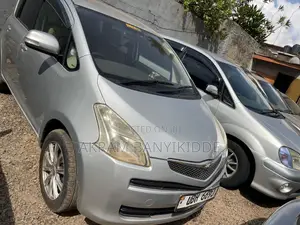 Toyota Ractis 2008 Silver