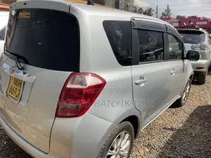 Toyota Ractis 2008 Silver