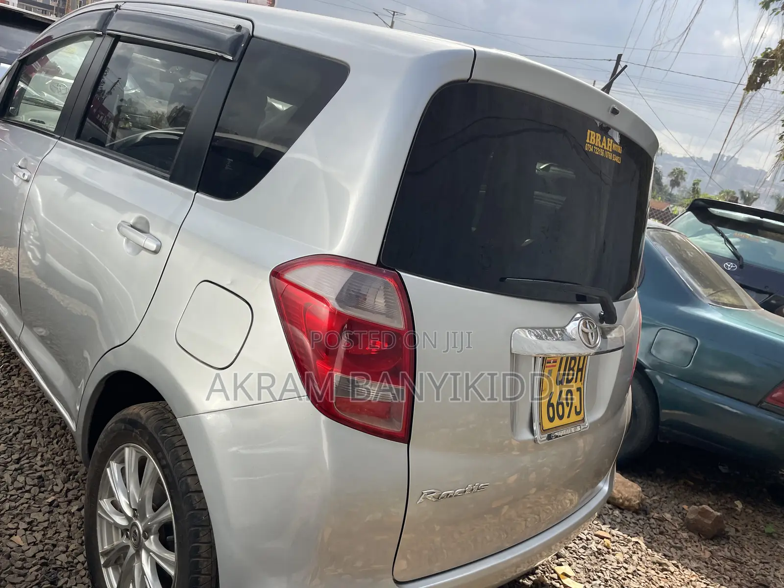 Toyota Ractis 2008 Silver