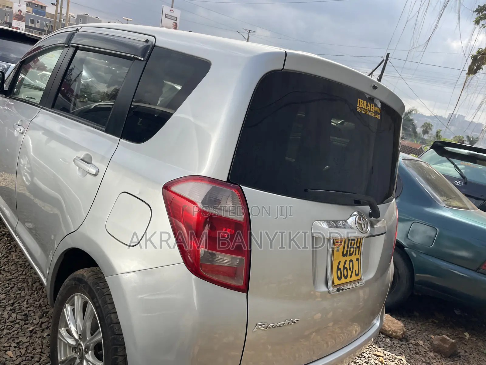 Toyota Ractis 2008 Silver
