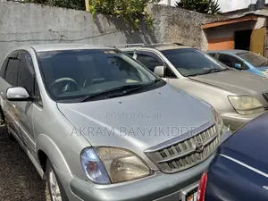 Toyota Nadia 2001 Silver