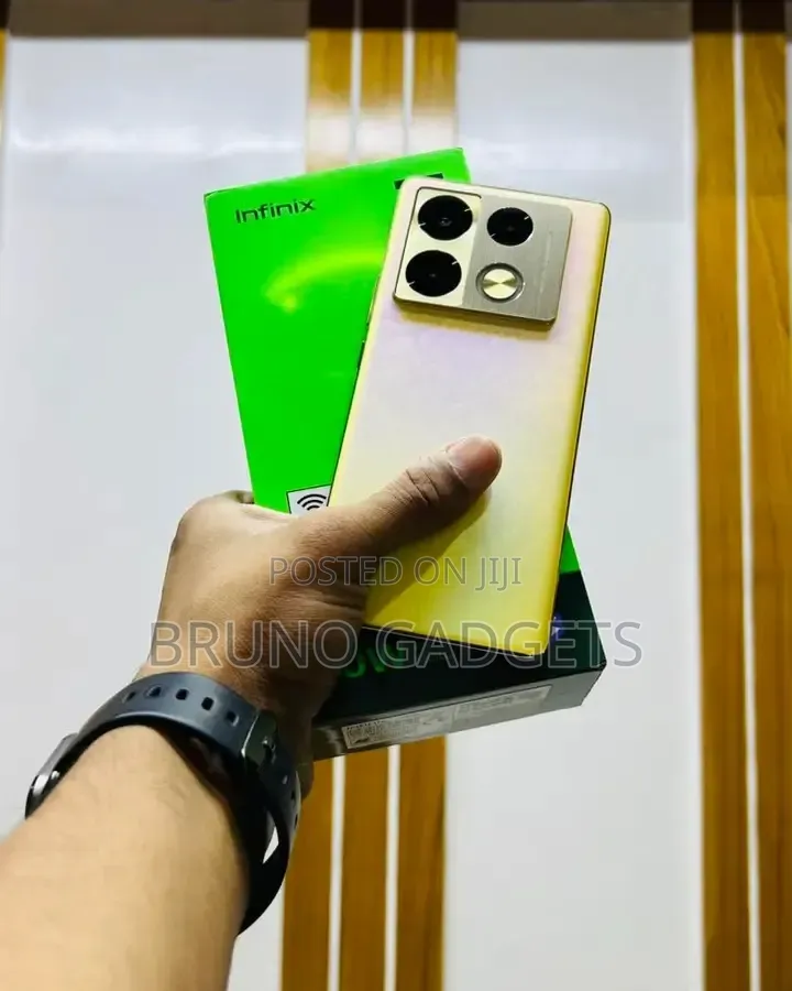 New Infinix Note 40 Pro 5G 256 GB Gold