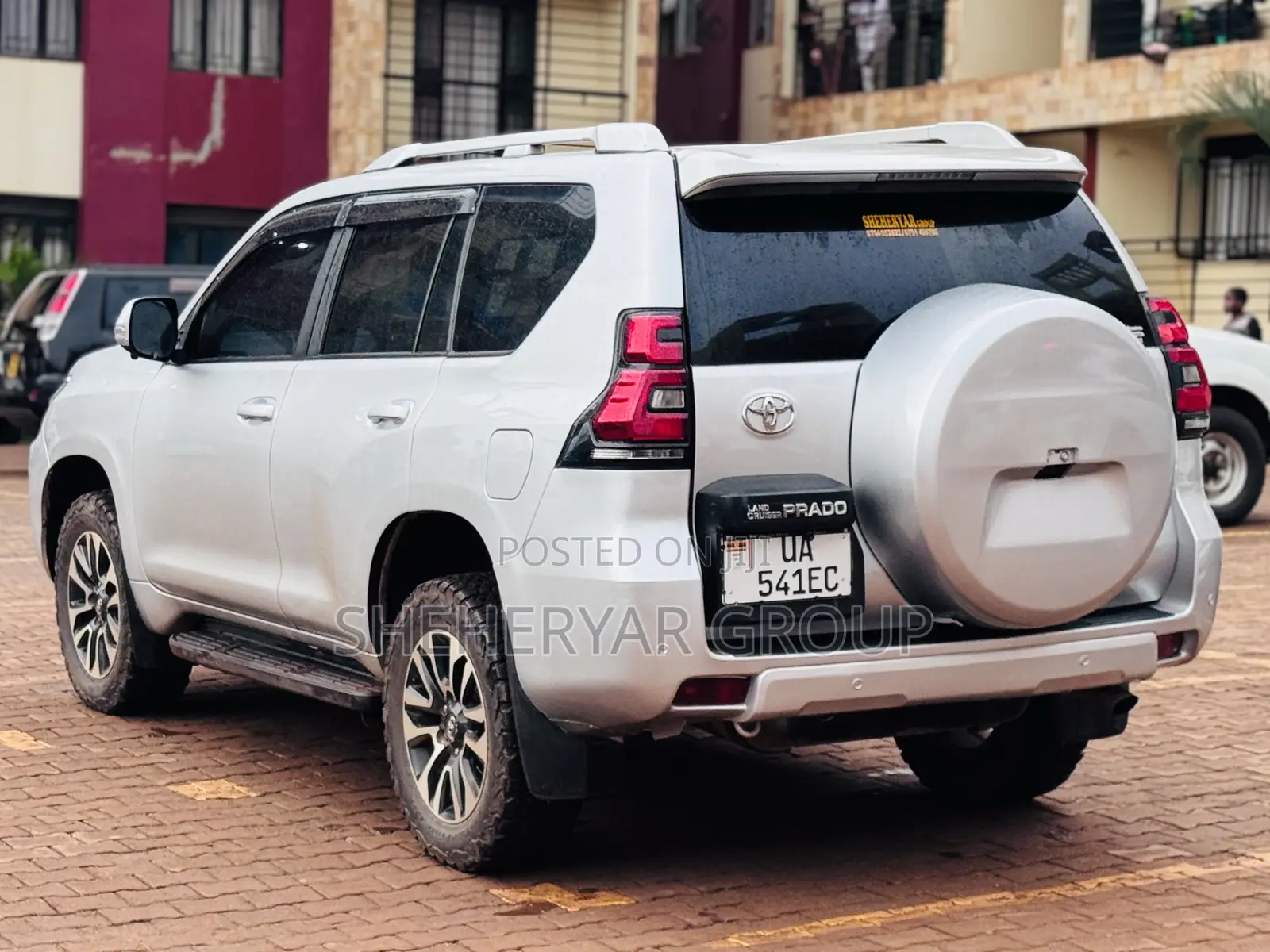 Toyota Land Cruiser Prado 2018 Silver