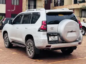 Toyota Land Cruiser Prado 2018 Silver