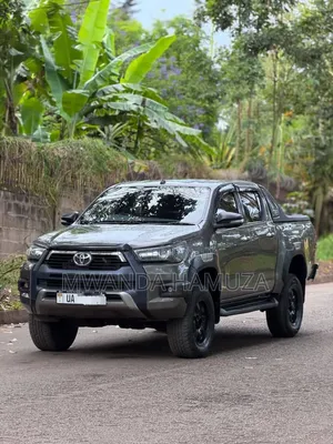 Toyota Hilux 2020 Gray