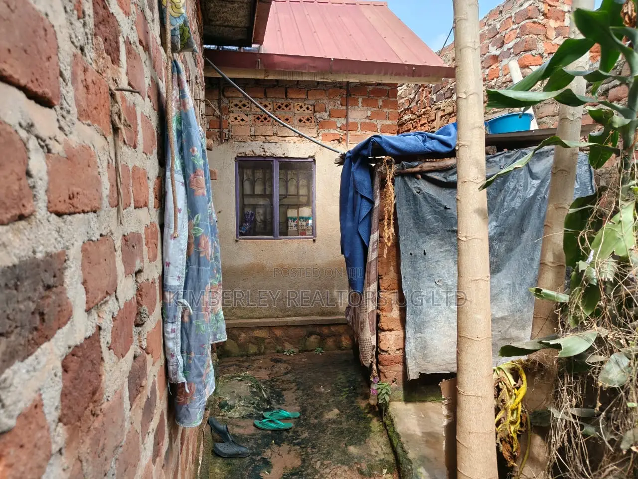 2bdrm House in Division A for sale