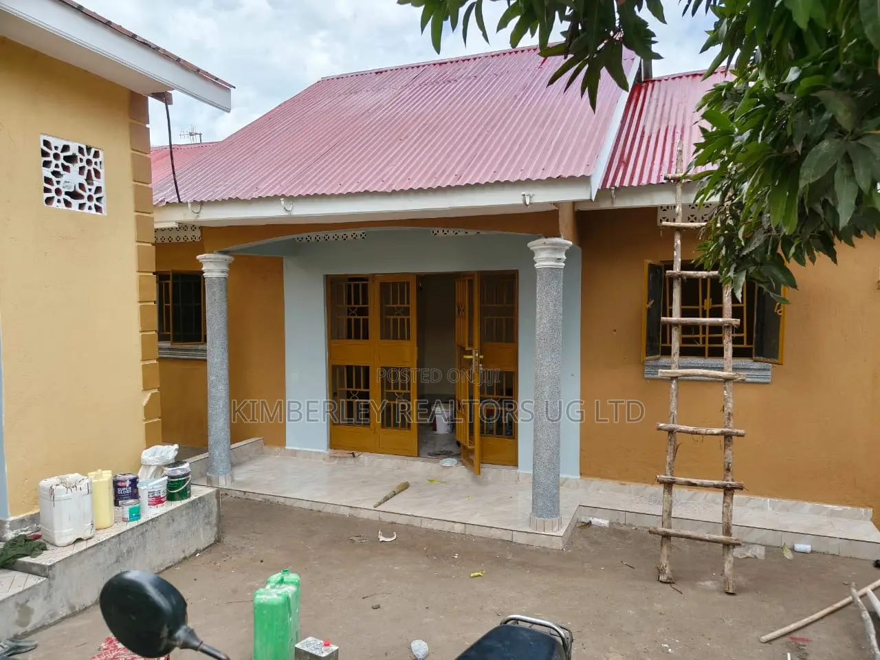 2bdrm House in Division A for sale