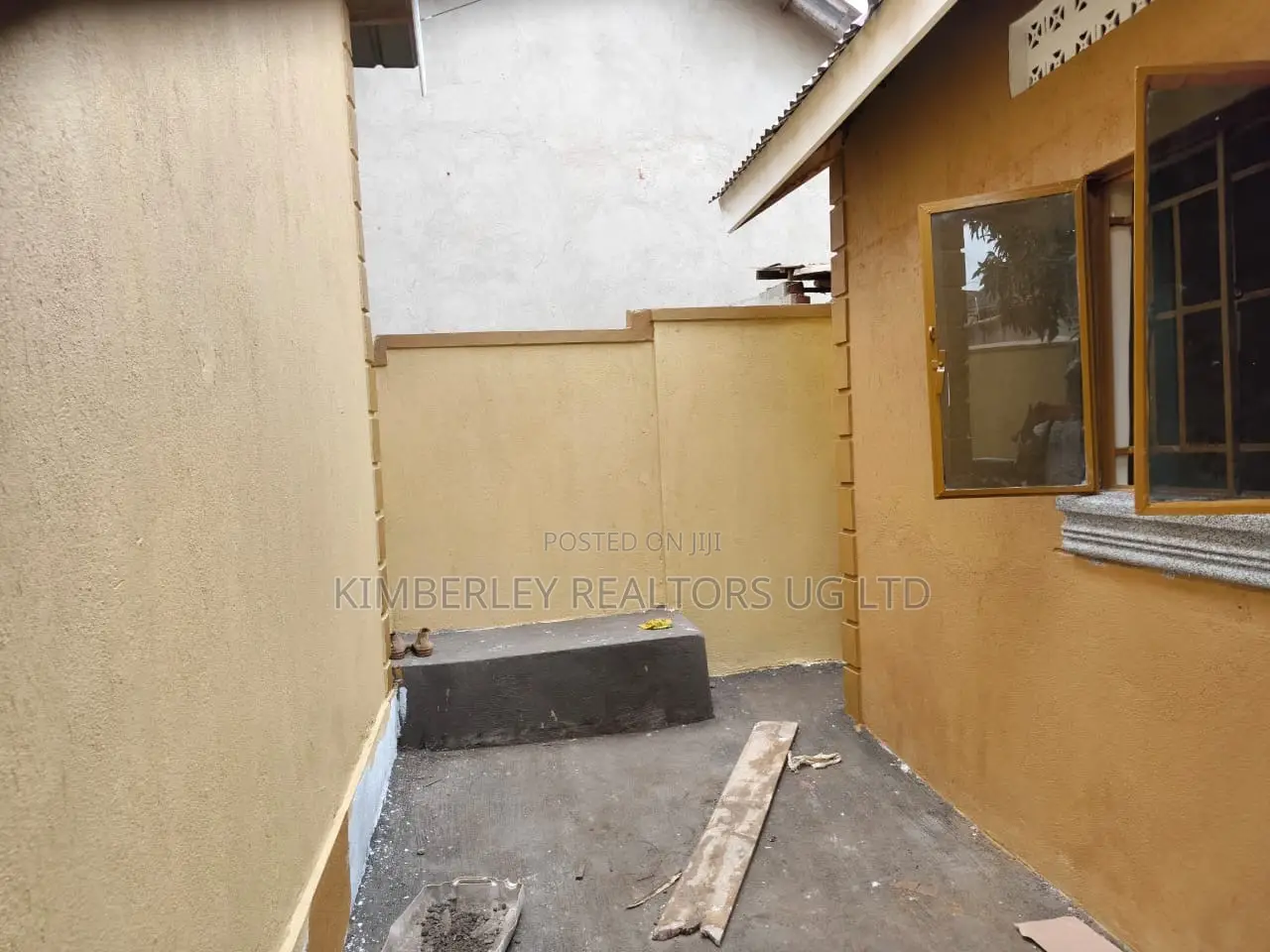 2bdrm House in Division A for sale