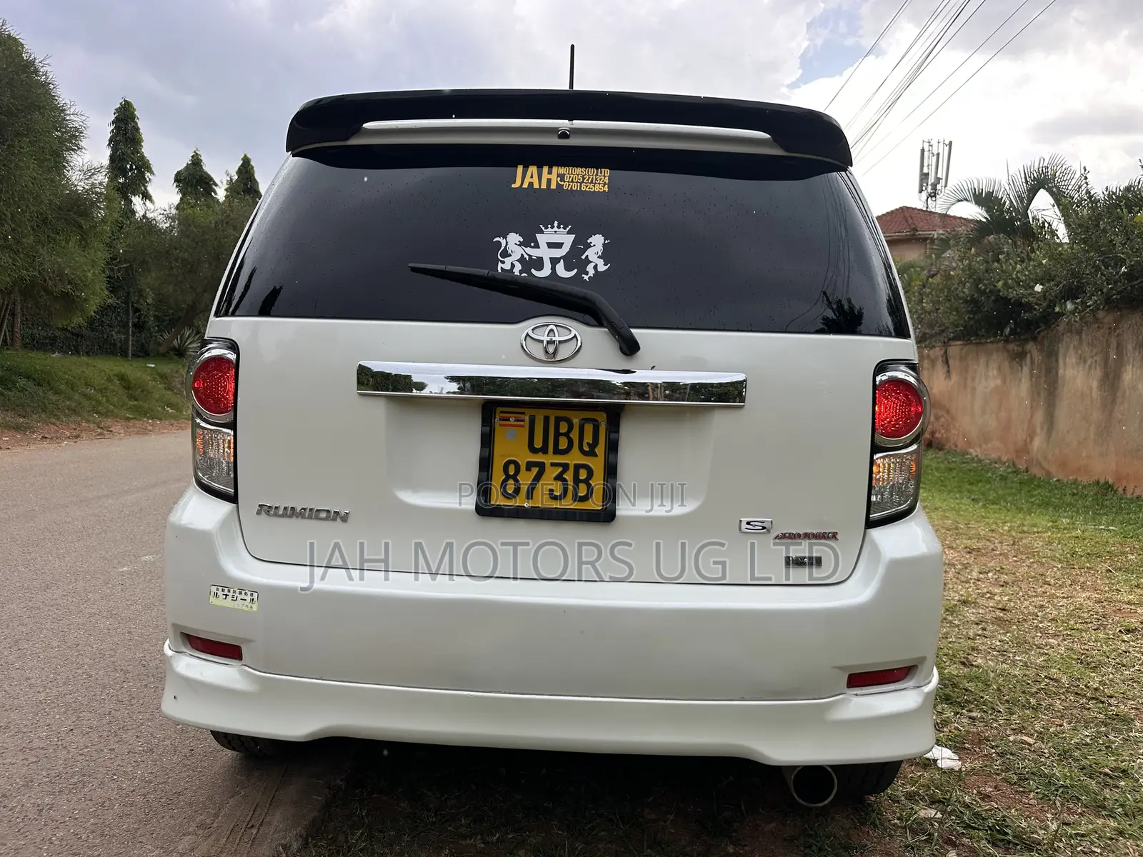 Toyota Corolla Rumion Hatchback 1.8 FWD 2010 White