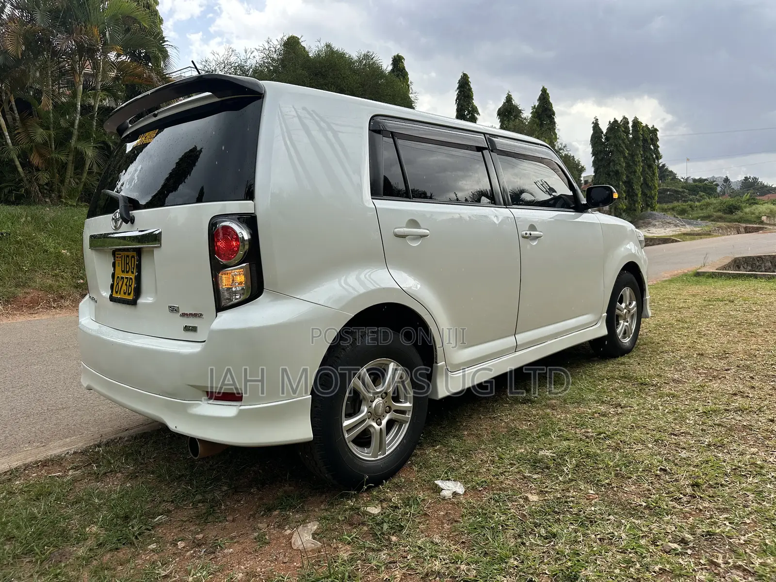 Toyota Corolla Rumion Hatchback 1.8 FWD 2010 White
