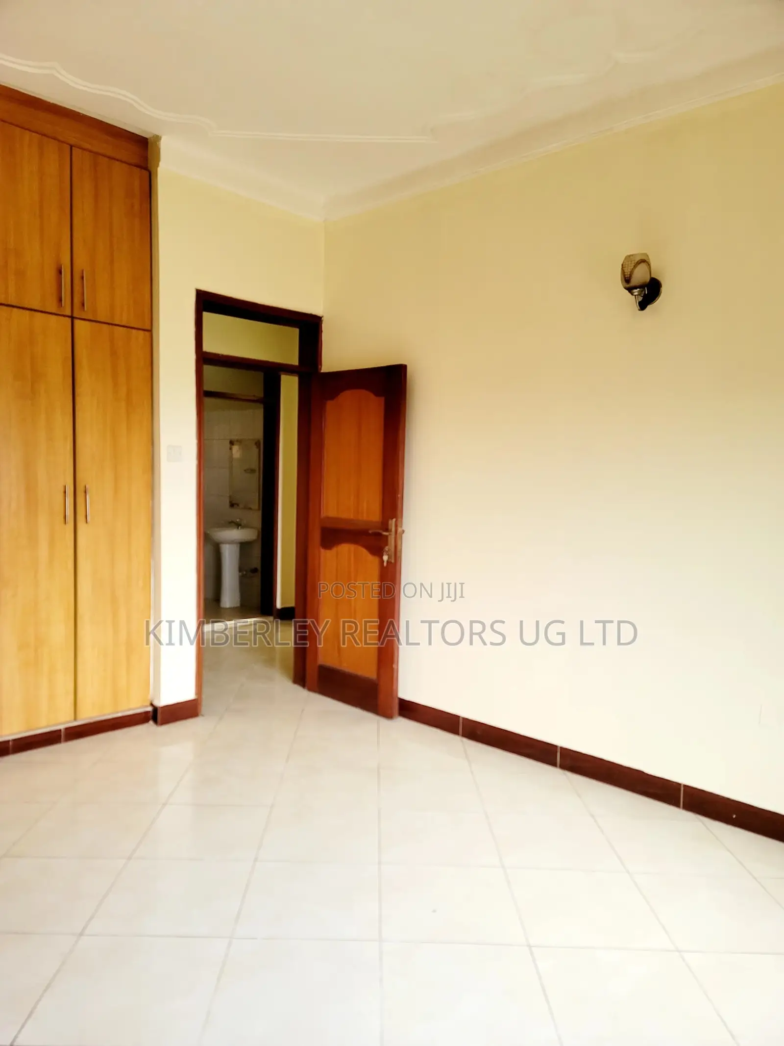 3bdrm House in Division A for sale