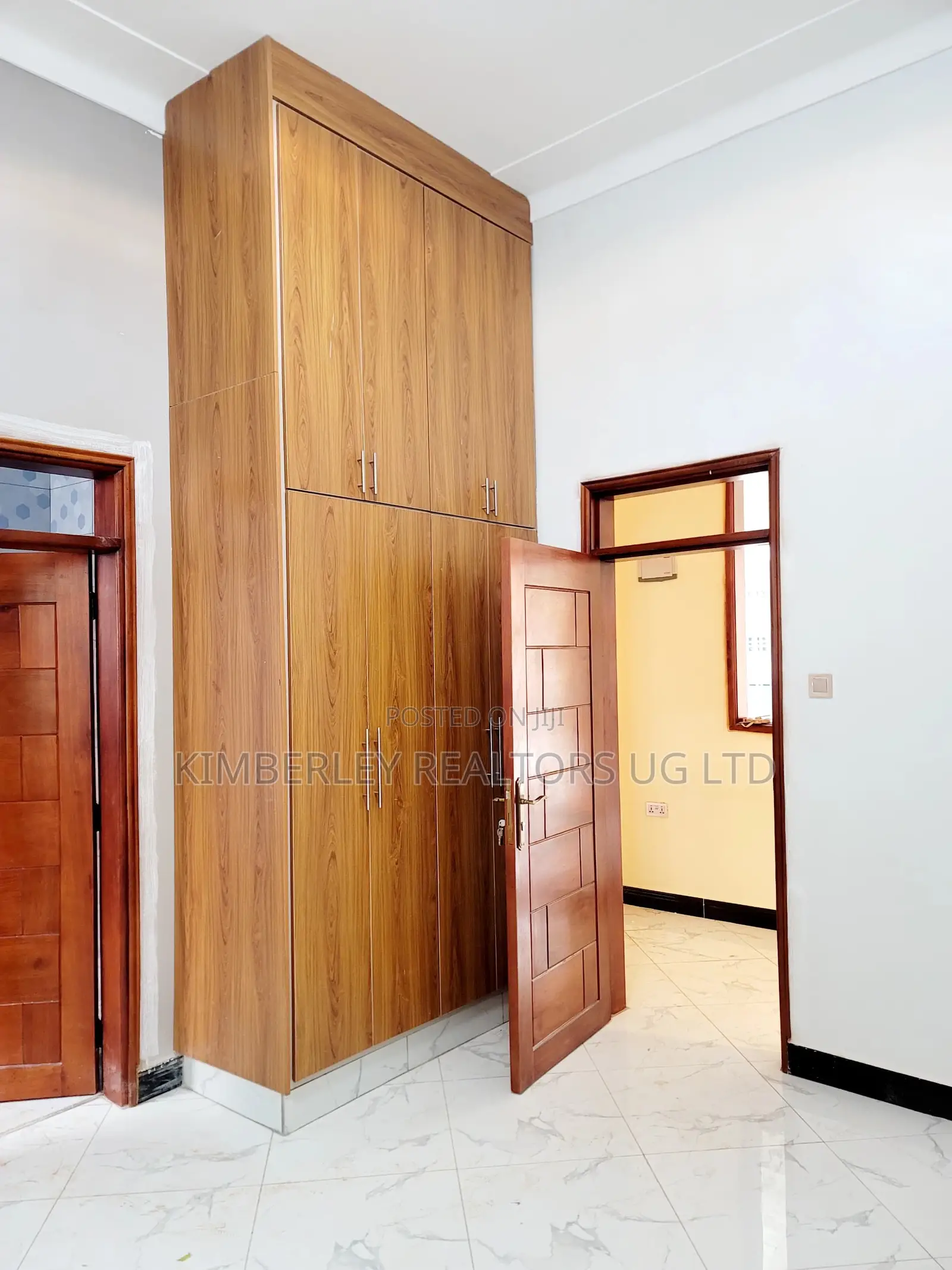 2bdrm House in Division A for sale