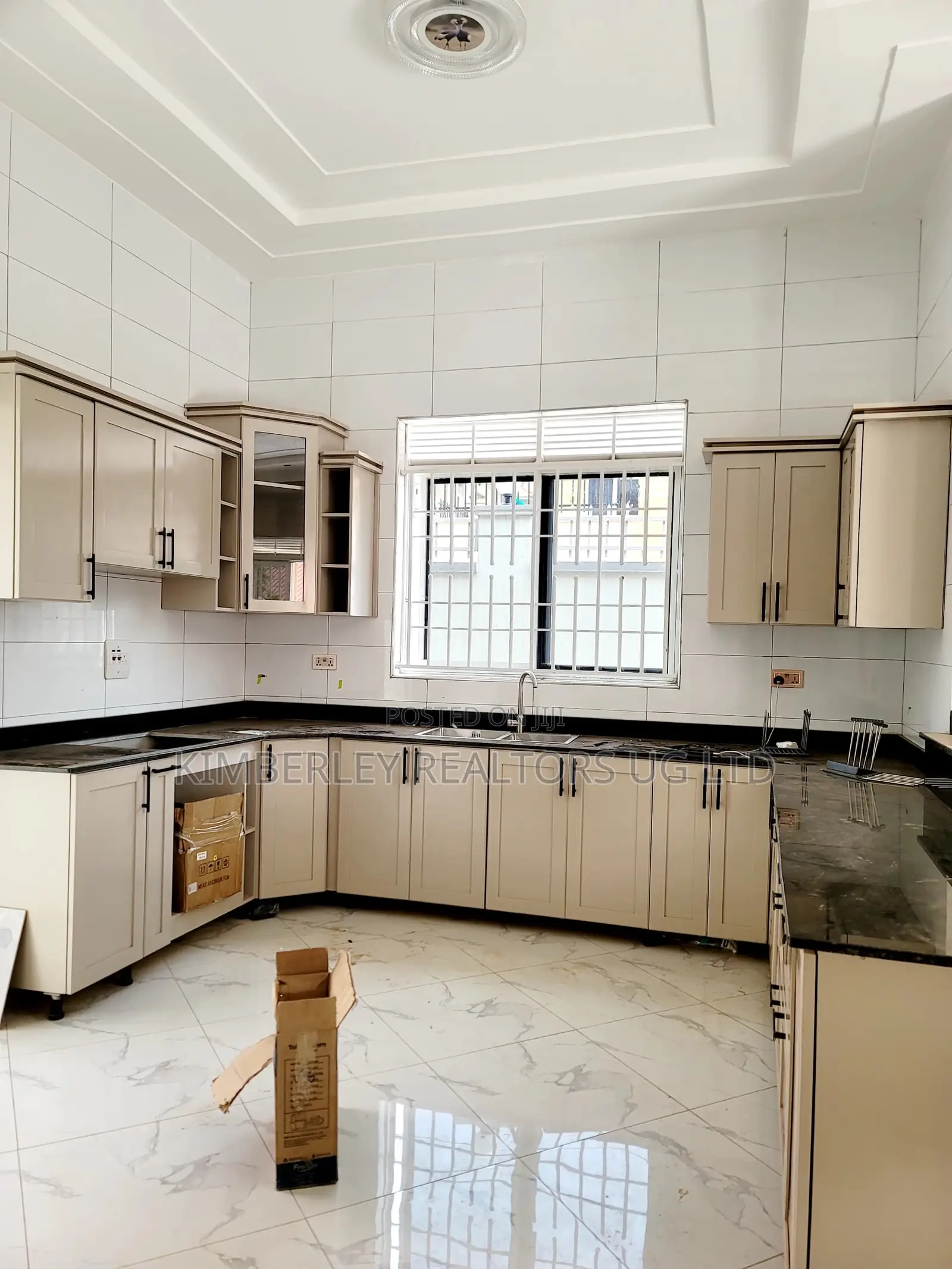 3bdrm House in Division A for sale