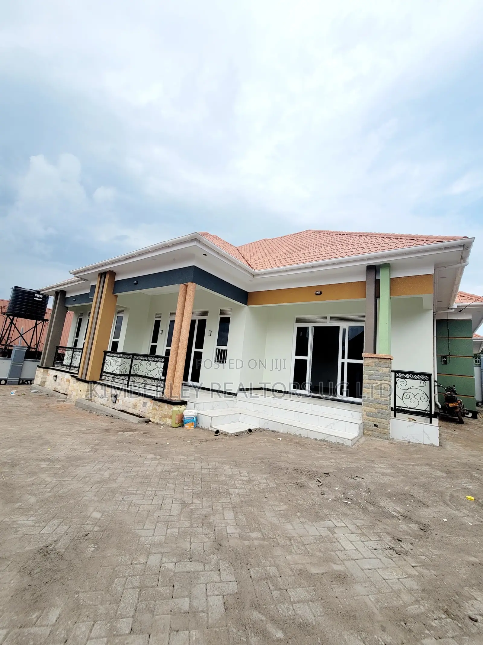 3bdrm House in Division A for sale