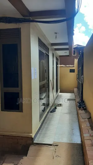 8bdrm Apartment in Makerere, Kawempe for sale