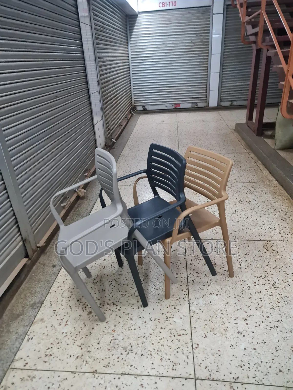 Simplistic Garden Plastic Chairs Plastic Chairs
