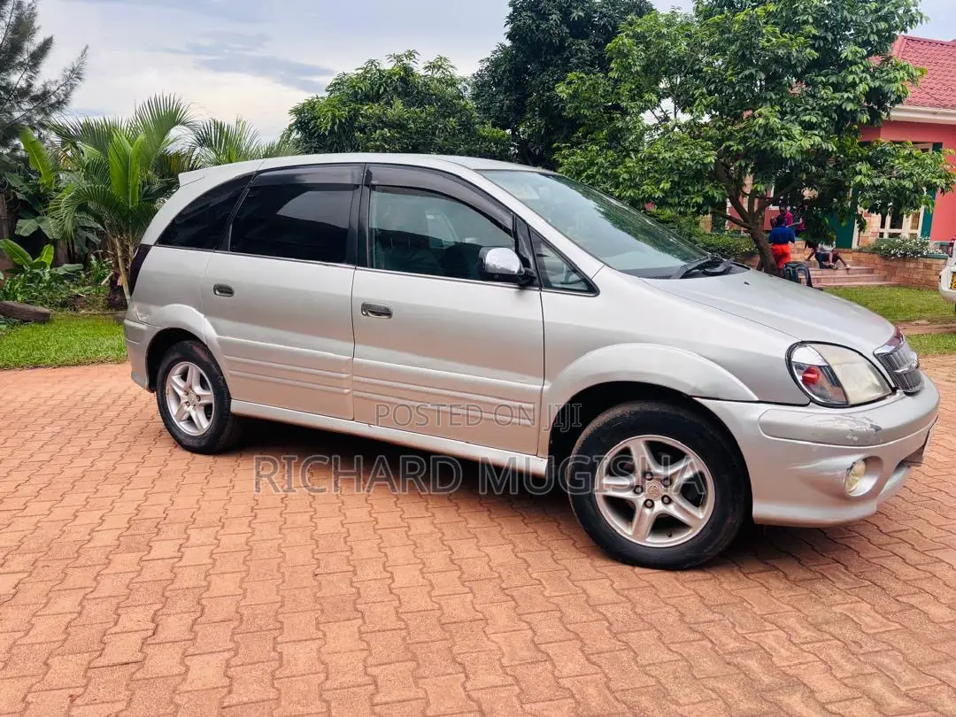 Toyota Nadia 2001 Silver