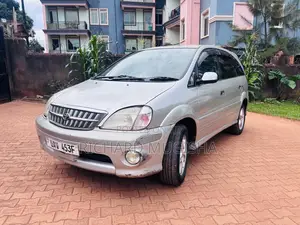Toyota Nadia 2001 Silver
