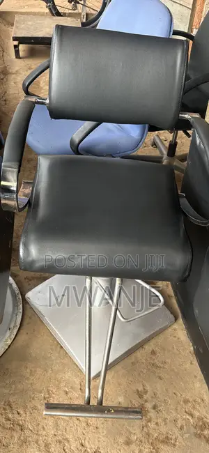 Min Quality Barber Chairs