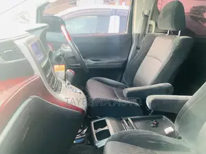 Toyota Alphard 2.4 Petrol FWD 2012 Silver