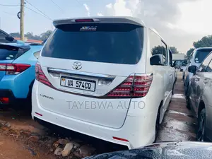 Toyota Alphard 2.4 Petrol AWD 2013 White