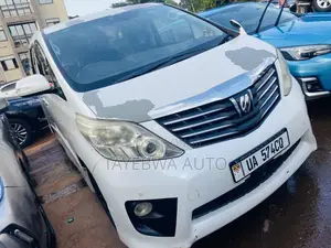 Toyota Alphard 2.4 Petrol AWD 2013 White