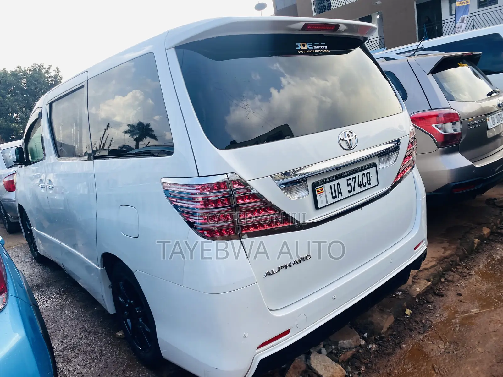Toyota Alphard 2.4 Petrol AWD 2013 White