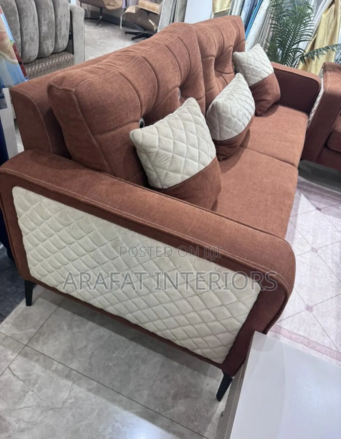Beautiful Brown Tufted 3-Seater Sofa – Stylish Comfortable!