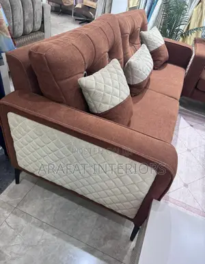 Beautiful Brown Tufted 3-Seater Sofa – Stylish Comfortable!
