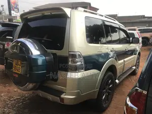 Mitsubishi Pajero 2009 Gray