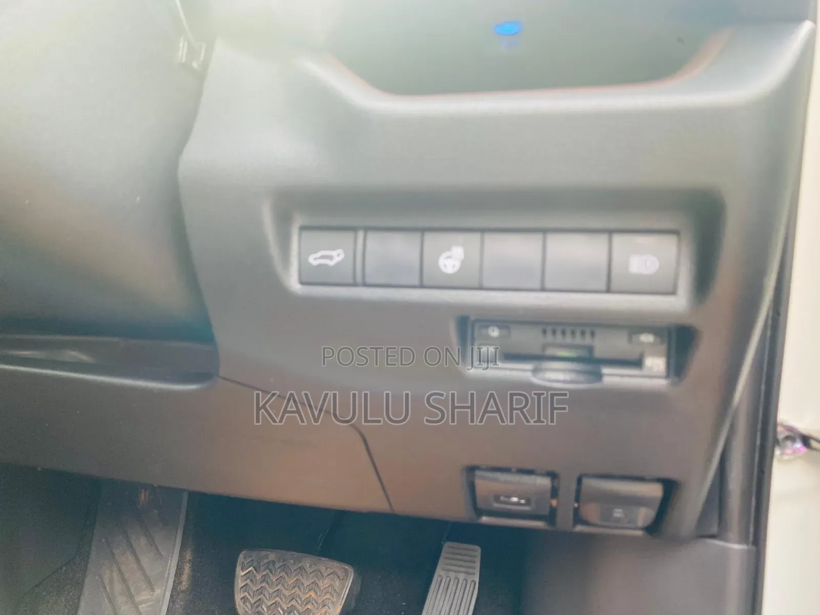 Toyota RAV4 2020 Pearl