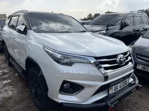 Toyota Fortuner 2018 White