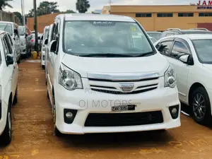 Toyota Noah 2013 White