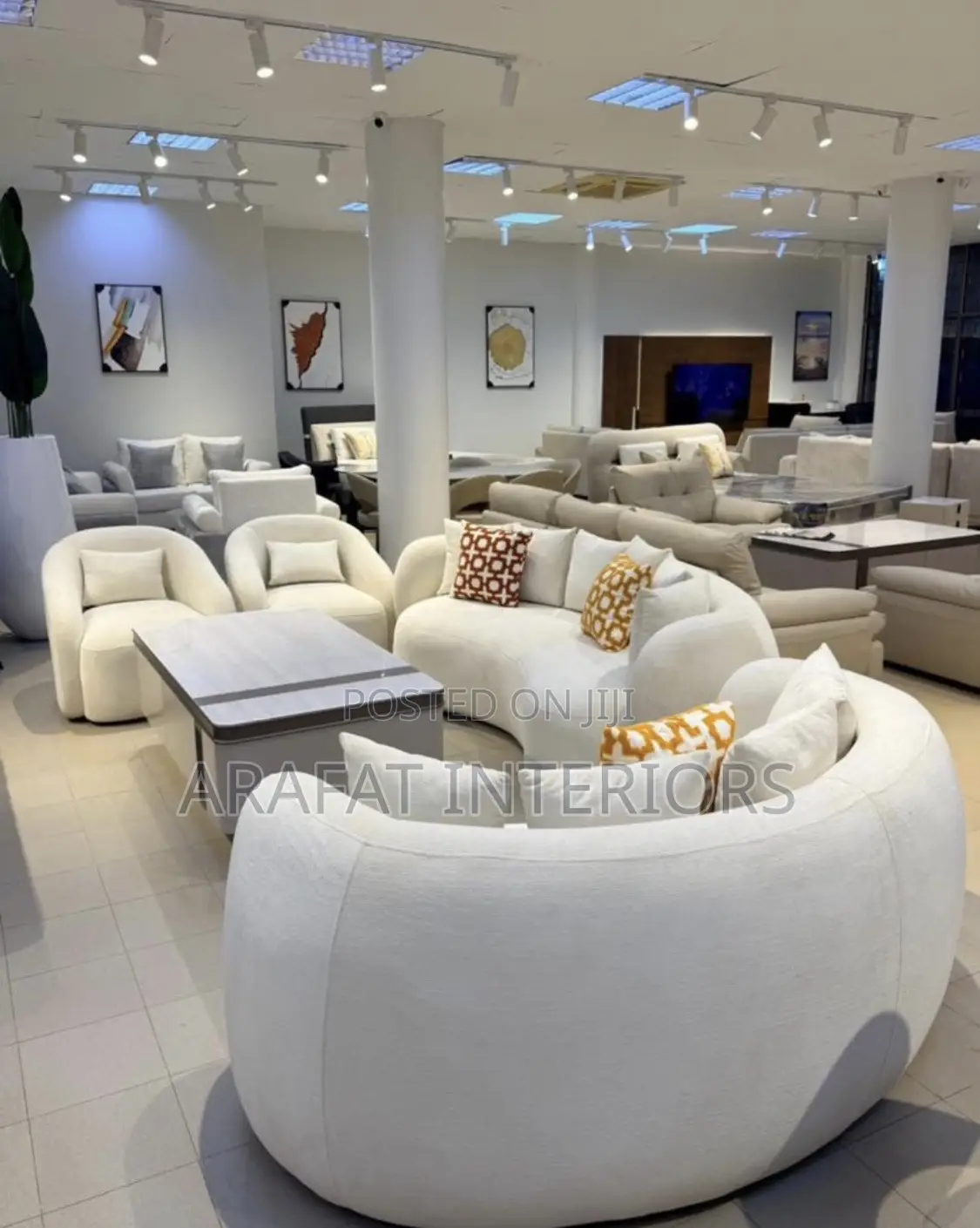 Ultra-Modern White Curved Modular Sofa