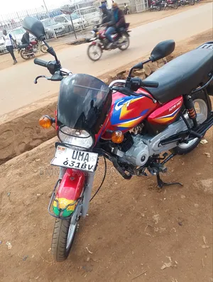 Bajaj Boxer 125 2025 Red