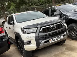 Toyota Hilux Revo Double Cab Deisel 2.8 AWD 2021 White