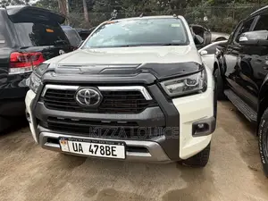 Toyota Hilux Revo Double Cab Deisel 2.8 AWD 2021 White